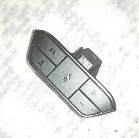 Controller - Picture 2 of 3